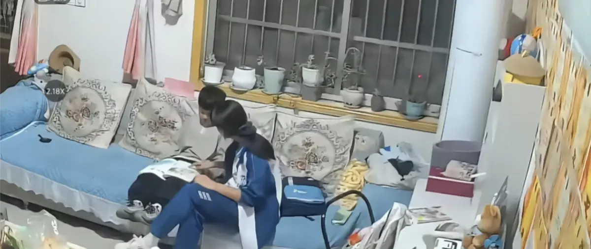 抖音热门姐姐的捏捏姐姐的爱引热议-姐弟情深难舍难分事件来龙去脉-监控下姐姐辅导弟弟作业背后的家庭教育话题-姐姐的捏捏姐姐的爱资源下载