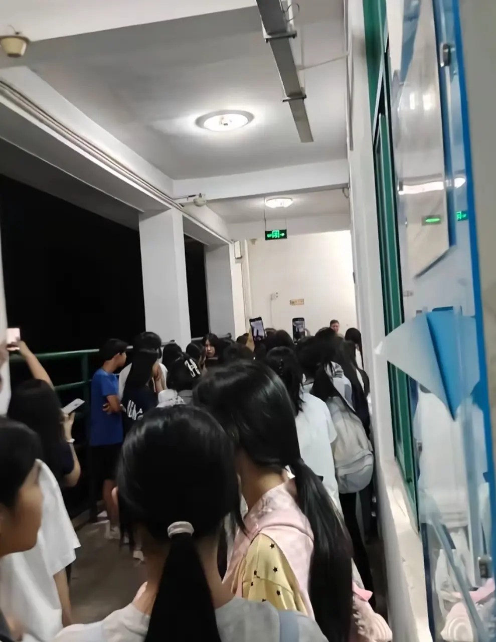 梅州市职业技术学院女厕产双胞胎天崩开局高清视频-全网稀缺资源完整回放-《梅州市职业技术学院女厕产双胞胎天崩开局》事件原档直出