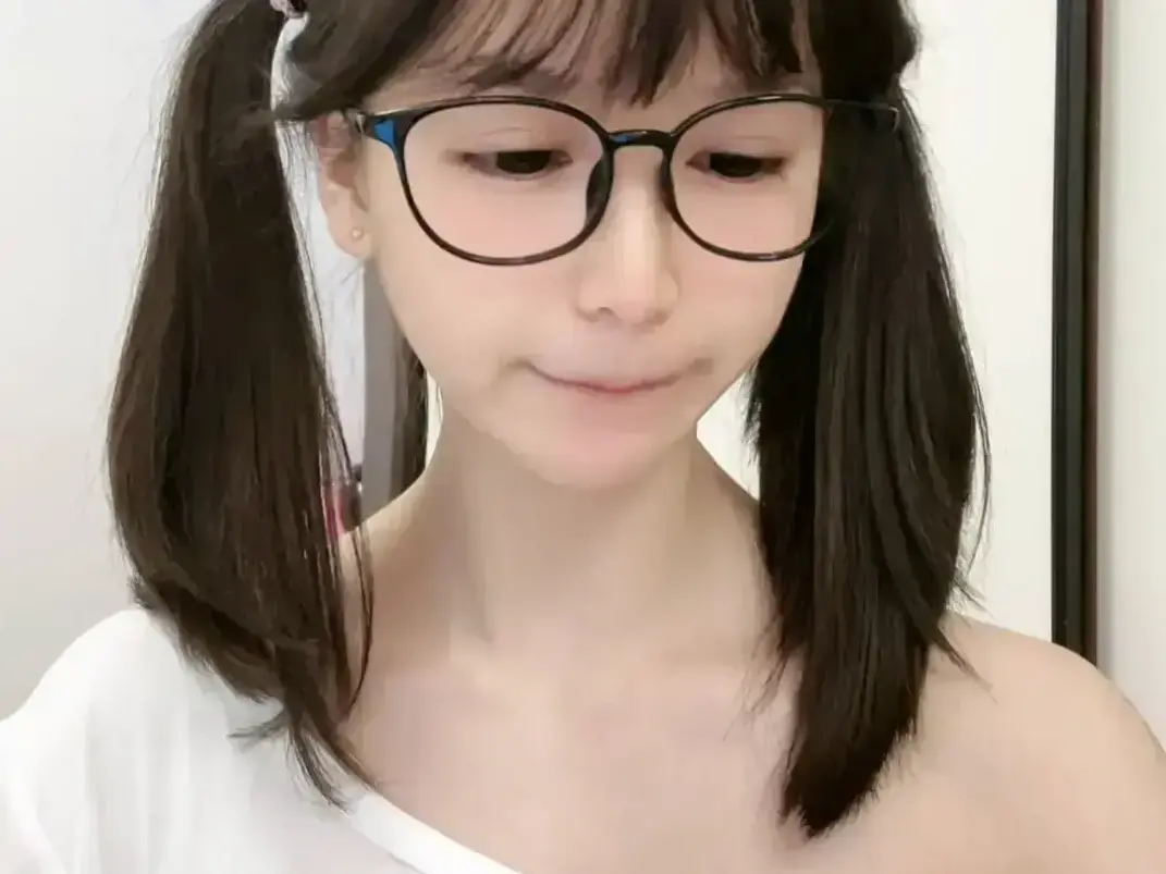 天才交易员萌小栖vlog原视频无删减全集免费畅播《萌小栖》极速获取纯净观影沉浸感拉满