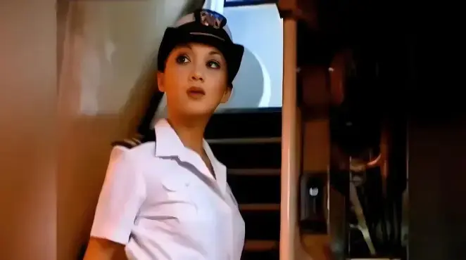 《女警奥莎娜》未删减版国语中字在线看-2025年法国电影高清完整资源-女警奥莎娜全集免费播放-高清画质无广告