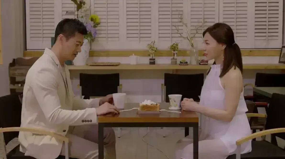 《邻居家妻子》韩国电影未删减1080P韩语中字-我邻居的老婆高清完整版-百度网盘夸克迅雷下载-《邻居家妻子》在线观看