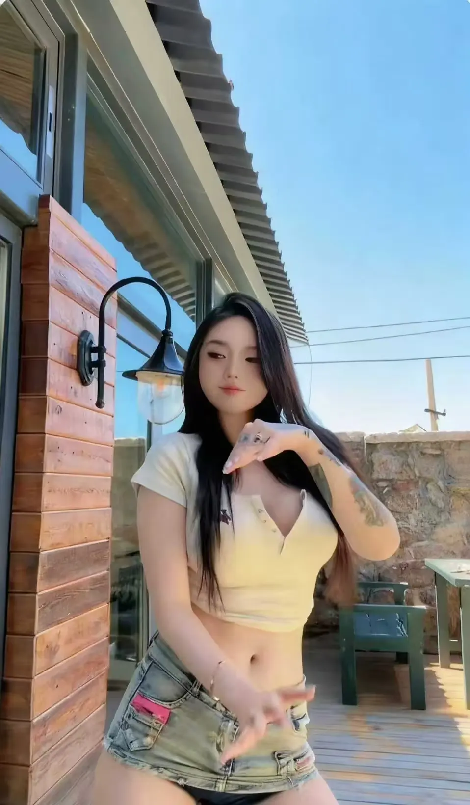 《Meena 成美男》高清全集免费在线看-中文版无删减资源全面开放-网盘观看便捷无广告-一次看遍Meena 成美男