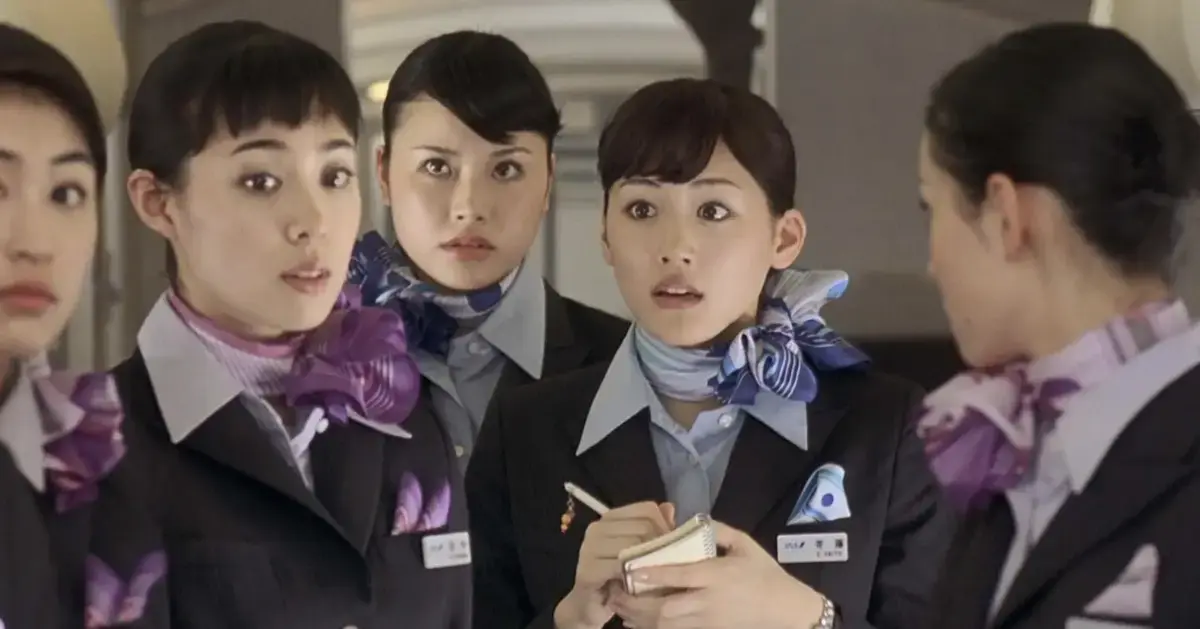 免费在线观看日本电影《空姐丑闻》无删减1080P中文字幕版